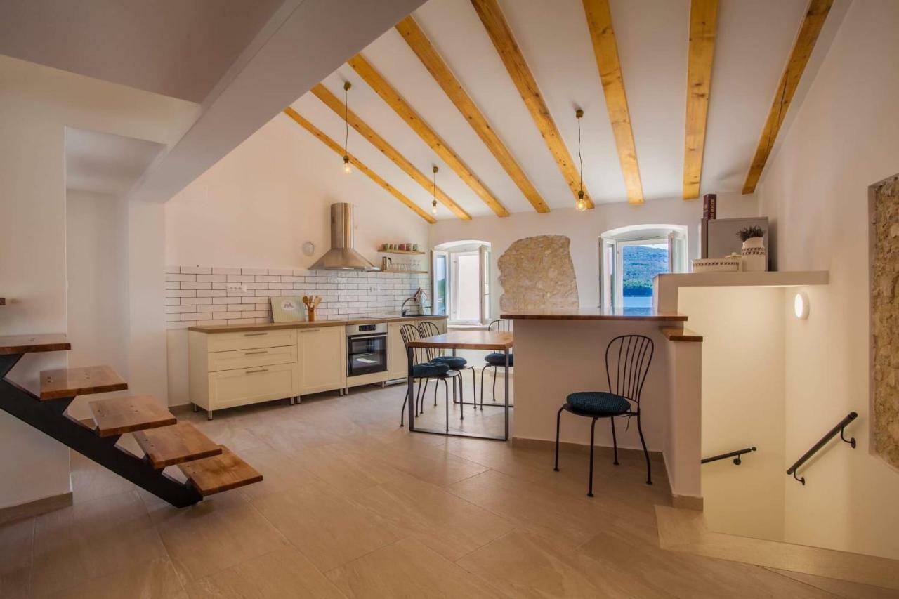 Apartmani Kraj Mora Cres Luaran gambar