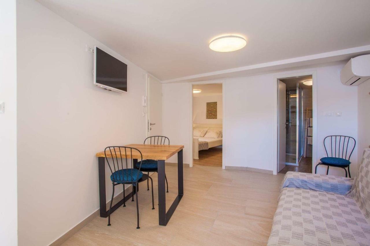 Apartmani Kraj Mora Cres Luaran gambar