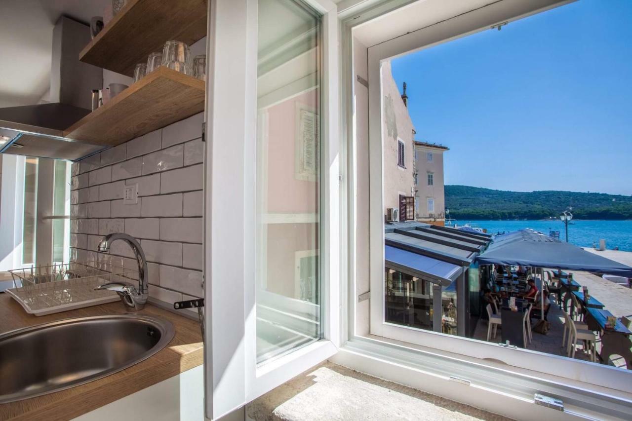 Apartmani Kraj Mora Cres Luaran gambar