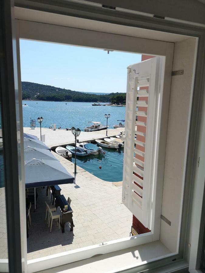 Apartmani Kraj Mora Cres Luaran gambar