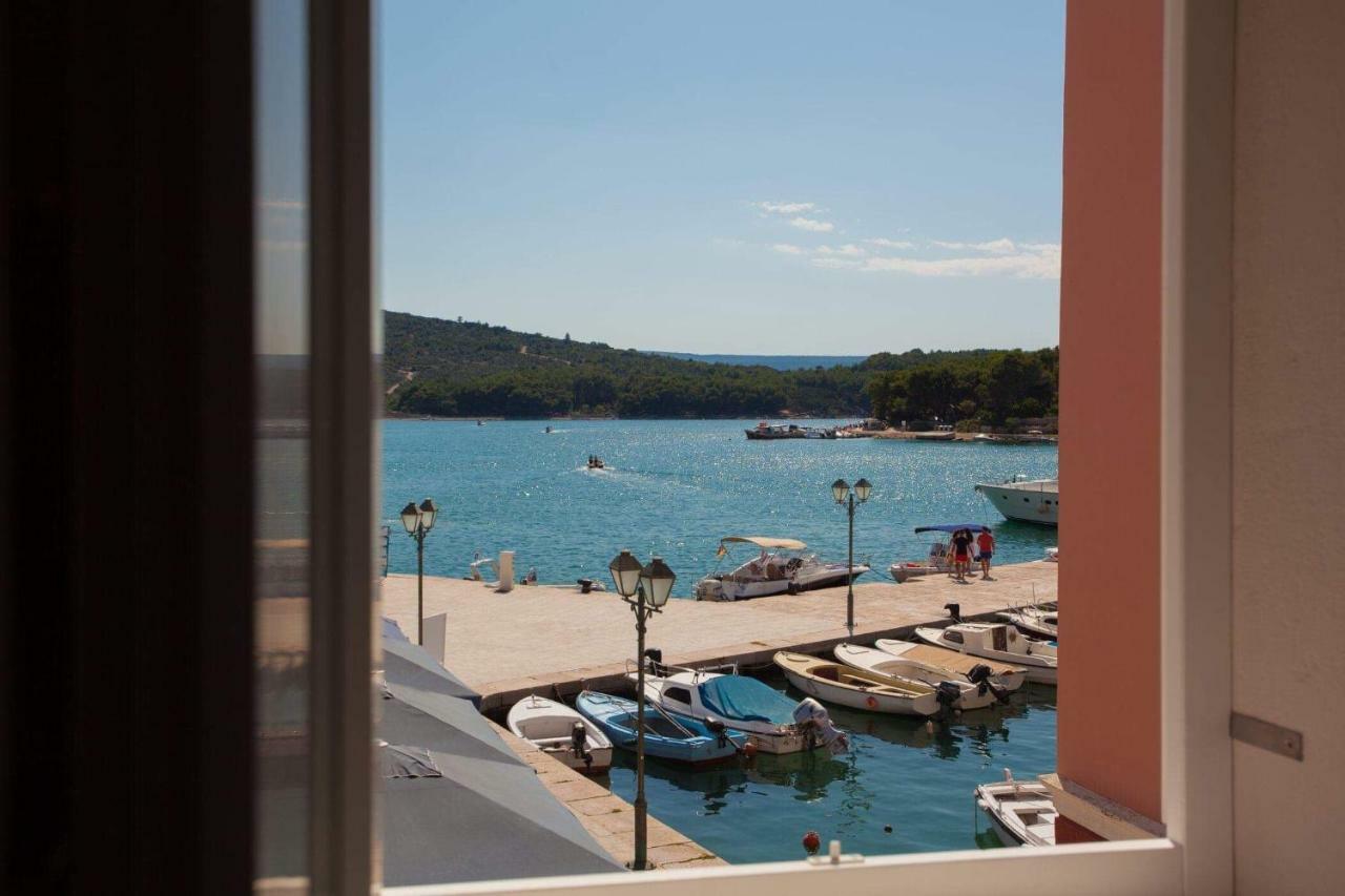 Apartmani Kraj Mora Cres Luaran gambar