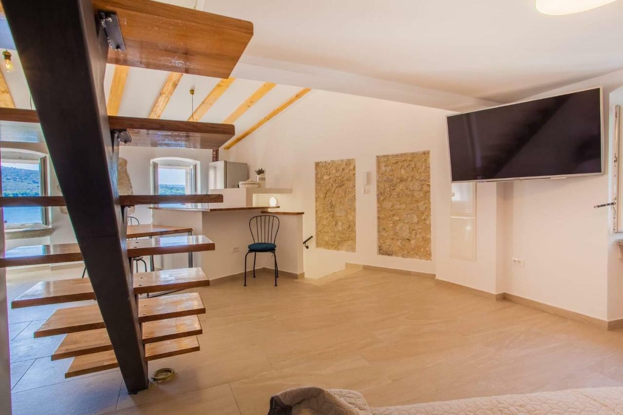 Apartmani Kraj Mora Cres Luaran gambar