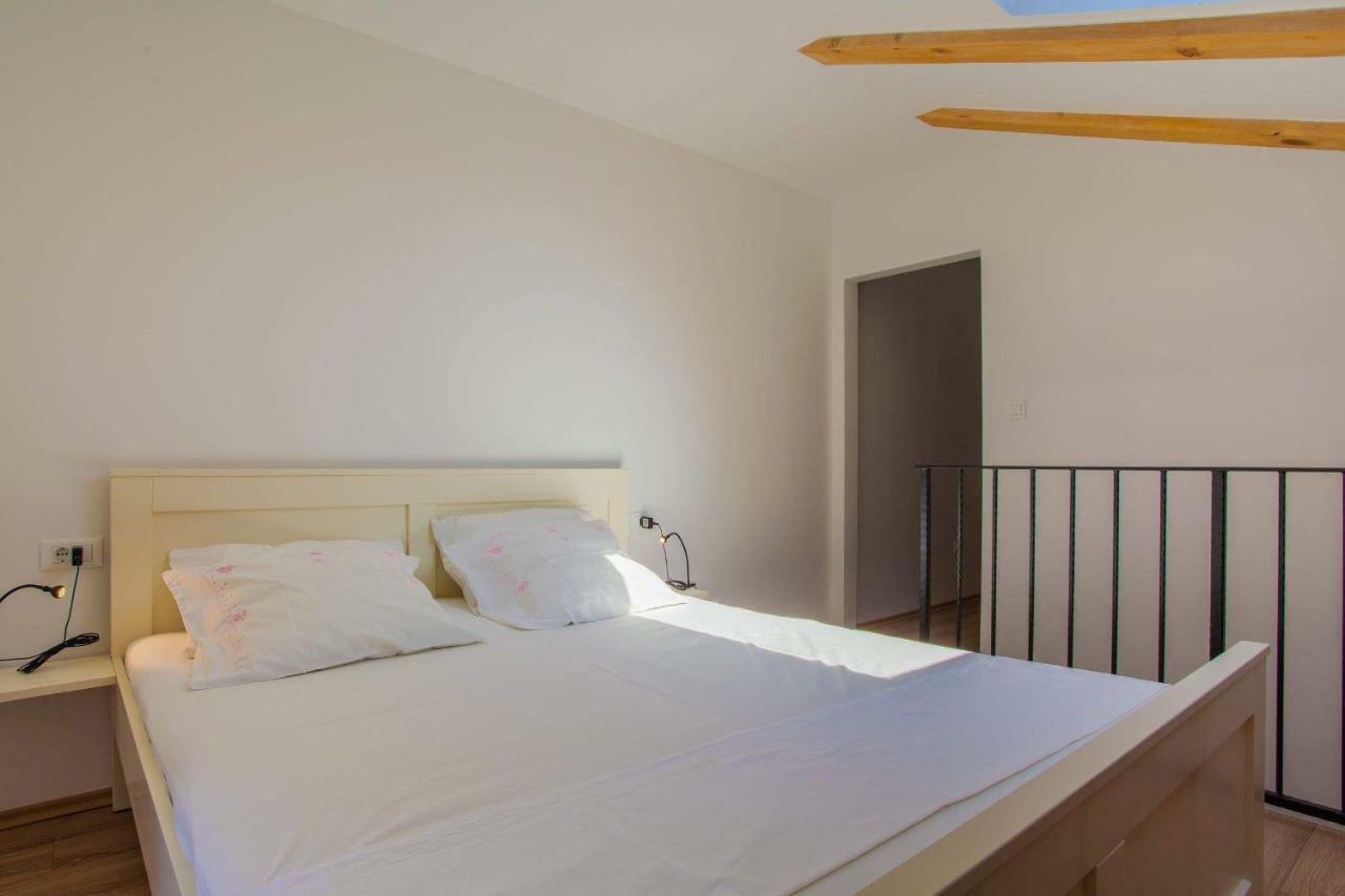 Apartmani Kraj Mora Cres Luaran gambar