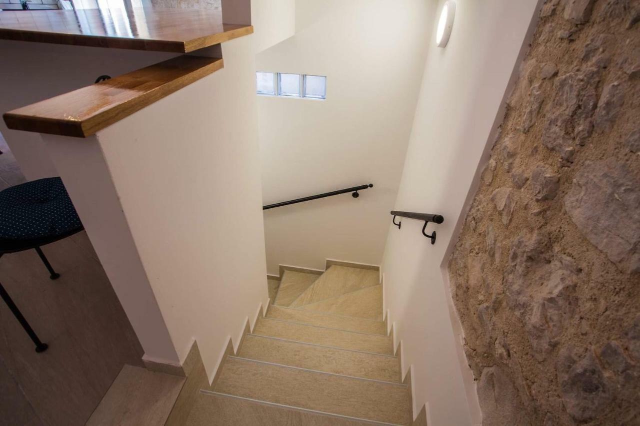 Apartmani Kraj Mora Cres Luaran gambar