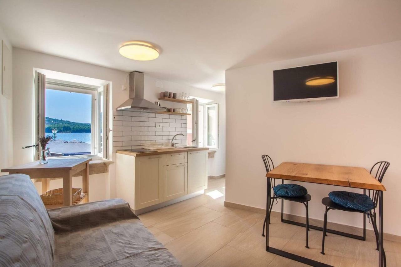 Apartmani Kraj Mora Cres Luaran gambar