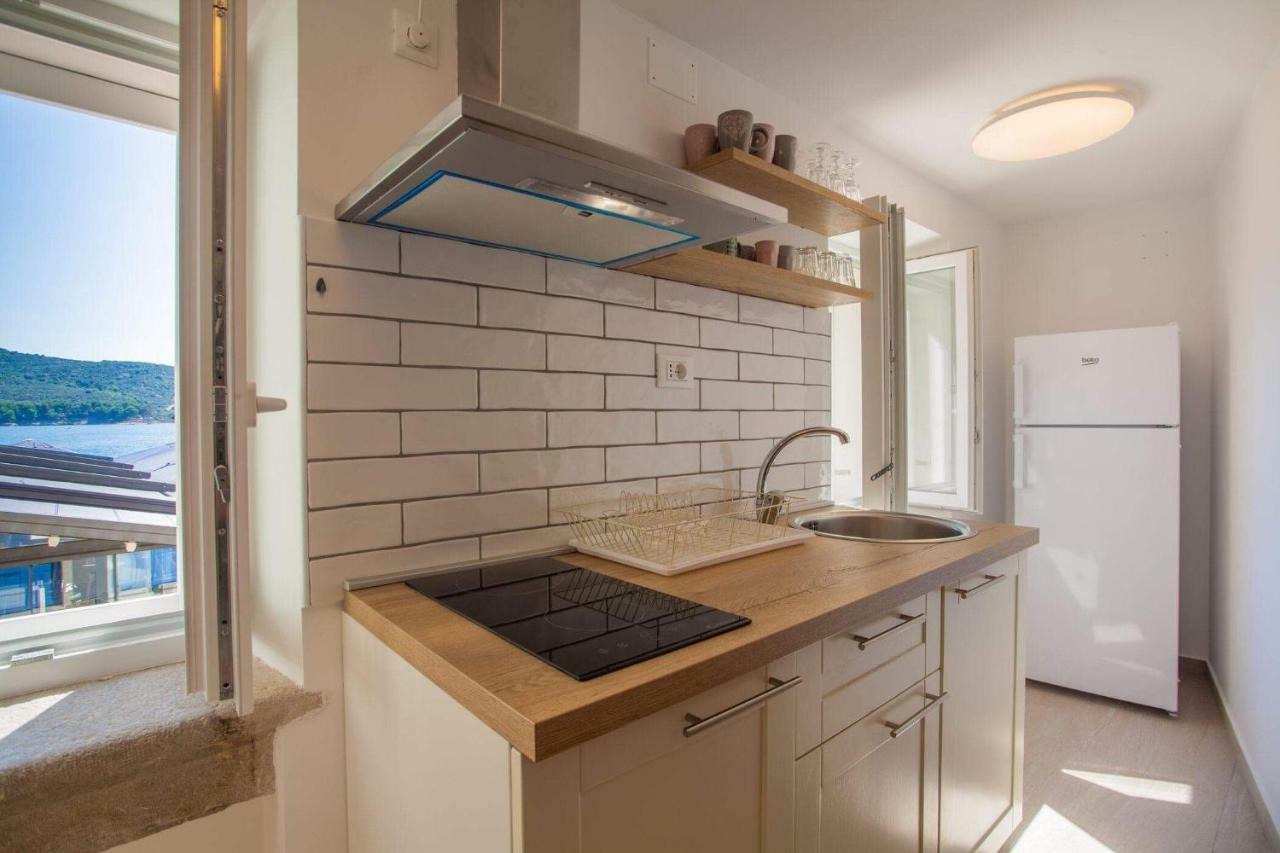 Apartmani Kraj Mora Cres Luaran gambar